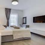 Shell Luxury Residences With Pool And Whirlpool 자다르
