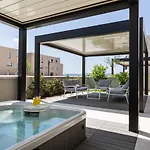 Shell Luxury Residences With Pool And Whirlpool 아파트
