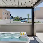 아파트 Shell Luxury Residences With Pool And Whirlpool
