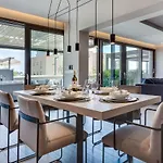 Shell Luxury Residences With Pool And Whirlpool *