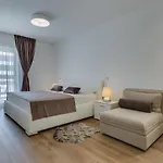 아파트 Shell Luxury Residences With Pool And Whirlpool *
