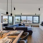Shell Luxury Residences With Pool And Whirlpool 자다르