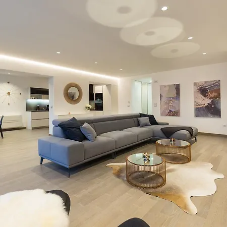 Shell Luxury Residences With Pool And Whirlpool Lägenhet