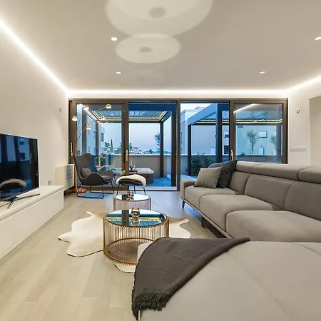 Shell Luxury Residences With Pool And Whirlpool 扎达尔