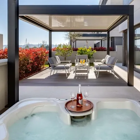 Shell Luxury Residences With Pool And Whirlpool Lägenhet Zadar