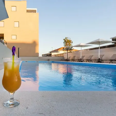 Shell Luxury Residences With Pool And Whirlpool * 扎达尔
