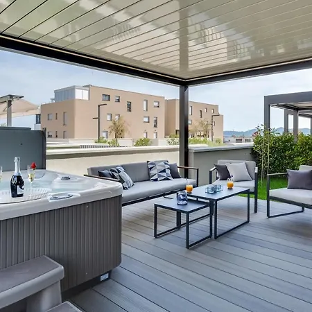Shell Luxury Residences With Pool And Whirlpool 扎达尔