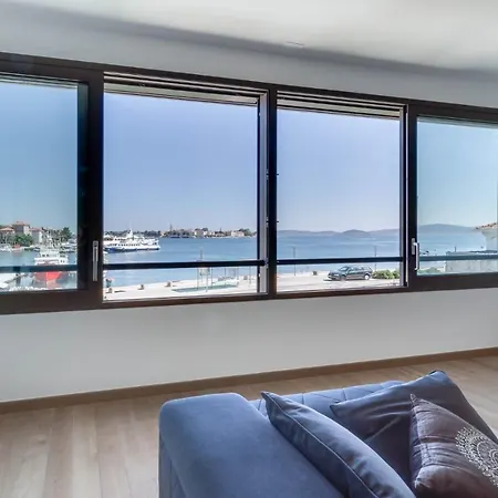 Shell Luxury Residences With Pool And Whirlpool * 扎达尔