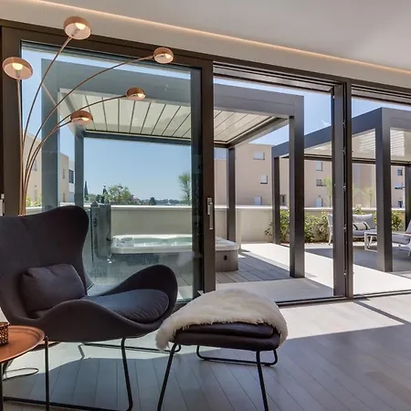 Apartamento Shell Luxury Residences With Pool And Whirlpool Zadar