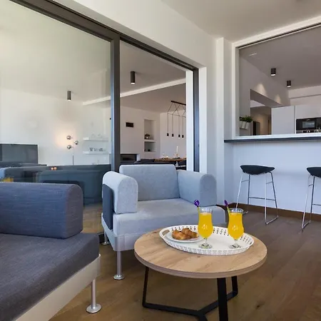 Shell Luxury Residences With Pool And Whirlpool * 扎达尔