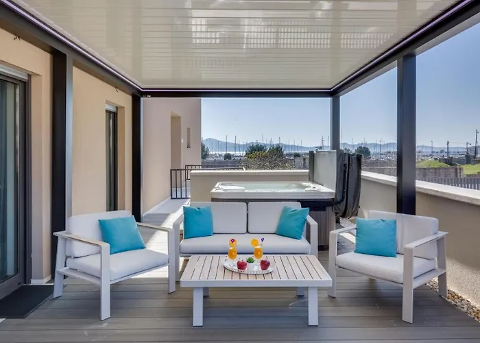 Shell Luxury Residences With Pool And Whirlpool Apartamento