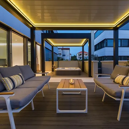 Shell Luxury Residences With Pool And Whirlpool Apartament