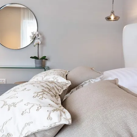 Shell Luxury Residences With Pool And Whirlpool Lejlighed