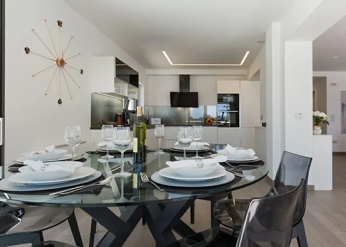 아파트 Shell Luxury Residences With Pool And Whirlpool *