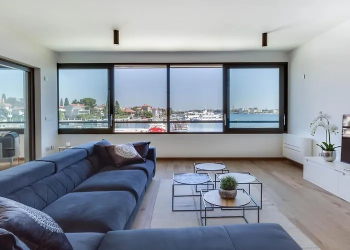 Shell Luxury Residences With Pool And Whirlpool דירה