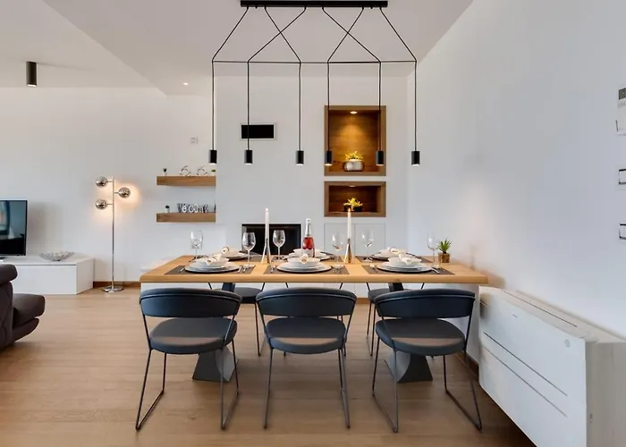 Shell Luxury Residences With Pool And Whirlpool 아파트 자다르