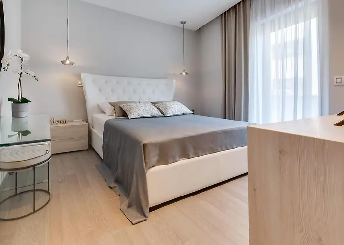 Shell Luxury Residences With Pool And Whirlpool דירה זאדאר