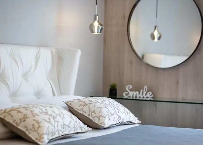 아파트 Shell Luxury Residences With Pool And Whirlpool