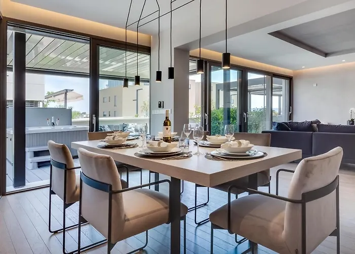 Shell Luxury Residences With Pool And Whirlpool *